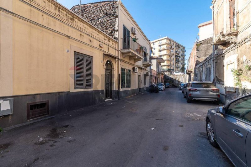 Detached house in Catania