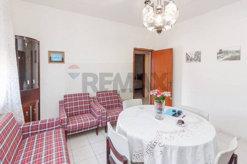 Half-vrijstaande woning in Catanië