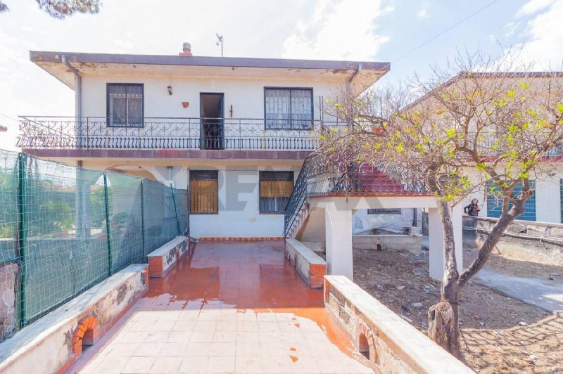 Half-vrijstaande woning in Catanië