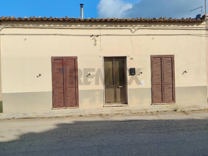 2 Bedrooms Detached house for sale in Chiaramonte Gulfi [809025] | Gate-away®