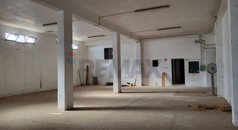 Kommersiell byggnad i Vitoria