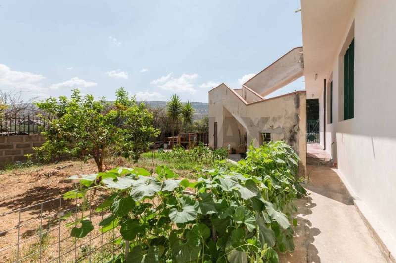 Detached house in Comiso