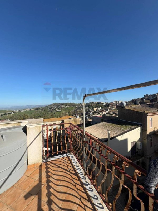 卡尔塔吉罗内公寓