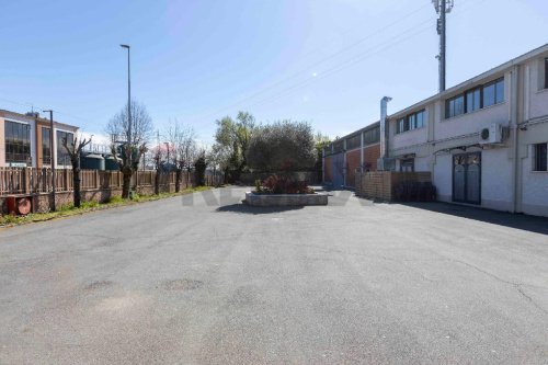 Commercial property in San Giuliano Milanese