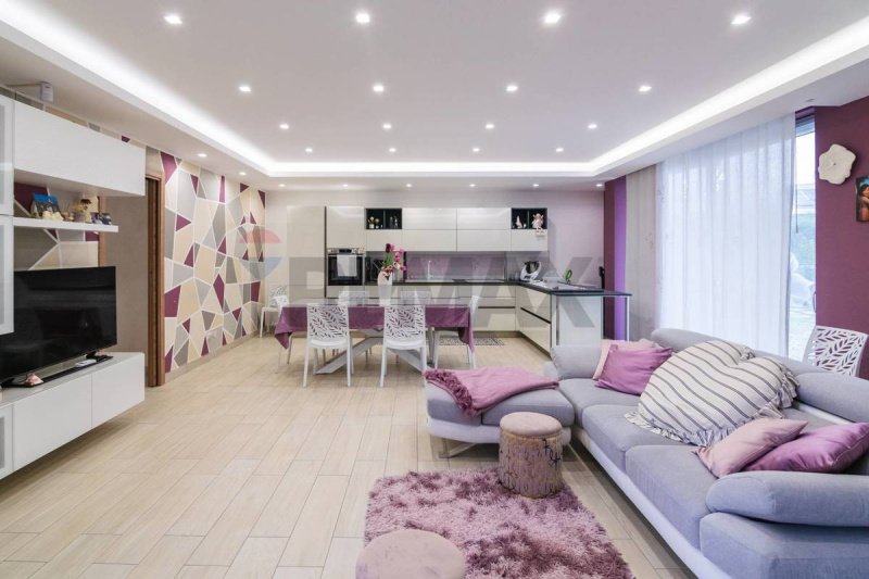 Moradia em Aci Sant'Antonio