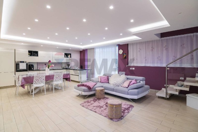 Moradia em Aci Sant'Antonio