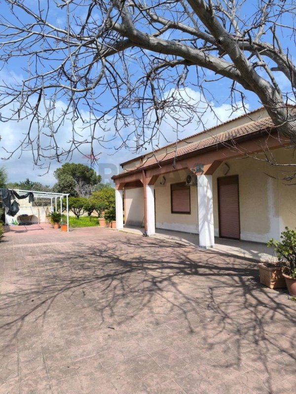 Villa in Floridia
