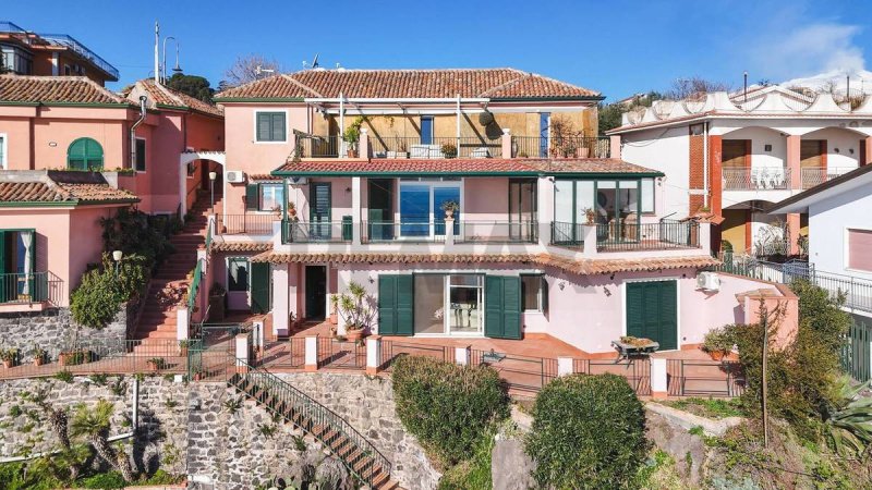 Doppelhaushälfte in Acireale