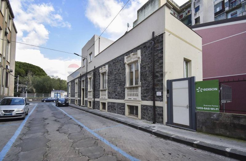 Vrijstaande woning in Adrano