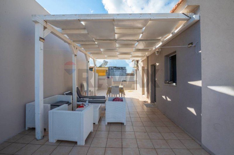 Half-vrijstaande woning in Pachino