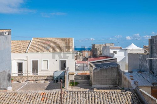 Half-vrijstaande woning in Pachino