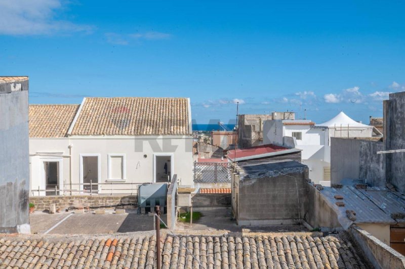 Half-vrijstaande woning in Pachino