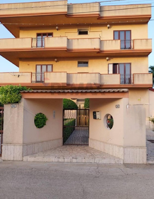 Особняк из двух квартир в Виттория