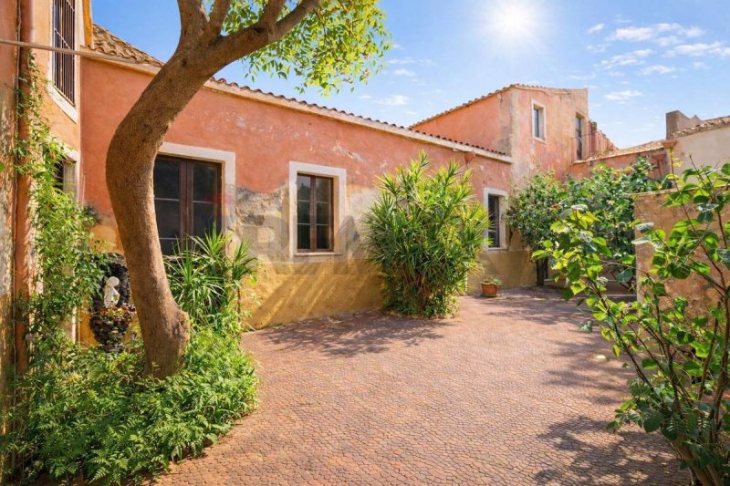 Casa indipendente a Acireale