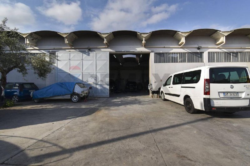 Local commercial à Camporotondo Etneo