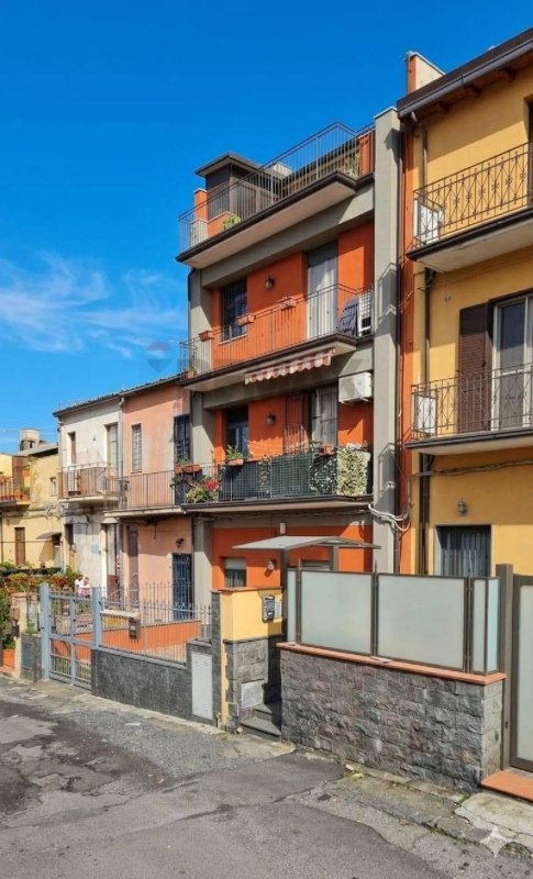 Half-vrijstaande woning in Catanië