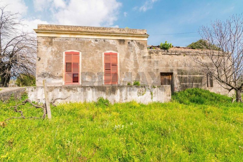 Country house in Aci Sant'Antonio