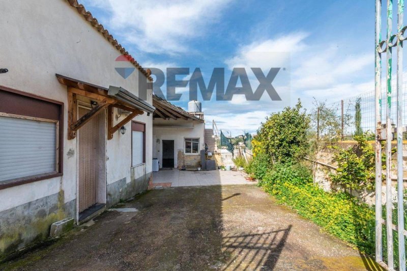 Особняк из двух квартир в Кальтаджироне