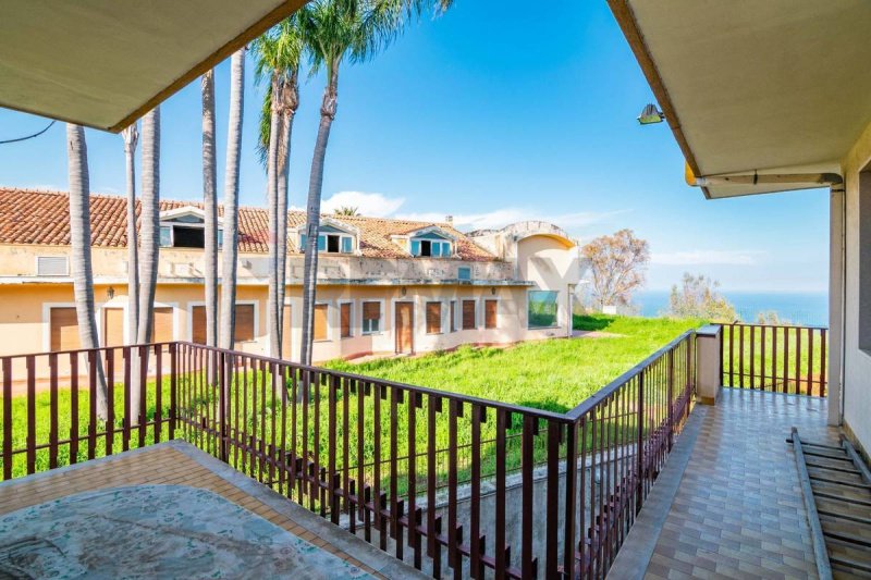 阿奇雷亚莱半独立房屋