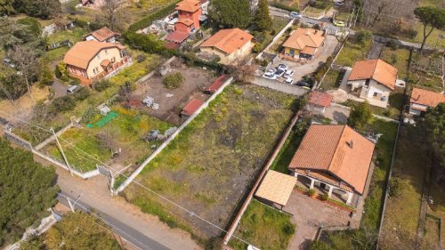 Строительный участок в Николози