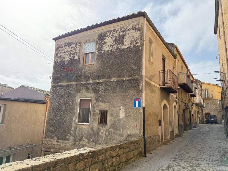 1 Bedroom Detached house for sale in Piazza Armerina [813223] | Gate-away®