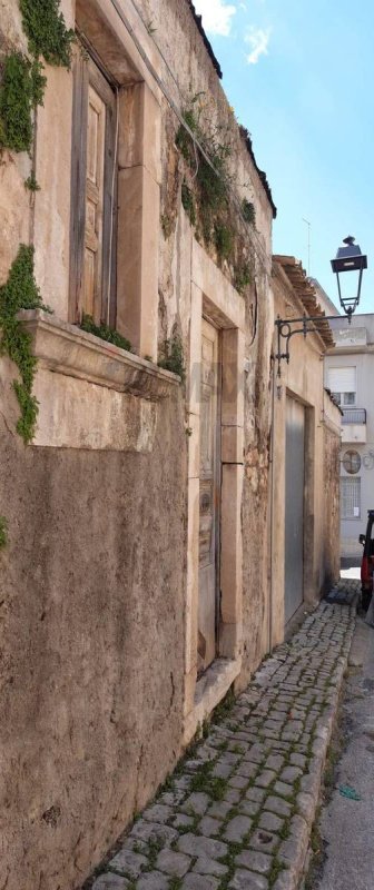 Detached house in Vittoria