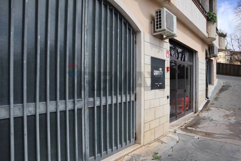 Kommersiell byggnad i Ragusa
