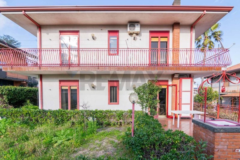 Half-vrijstaande woning in Nicolosi