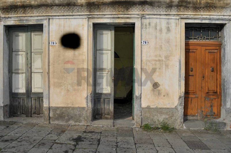 Casa indipendente a Piedimonte Etneo
