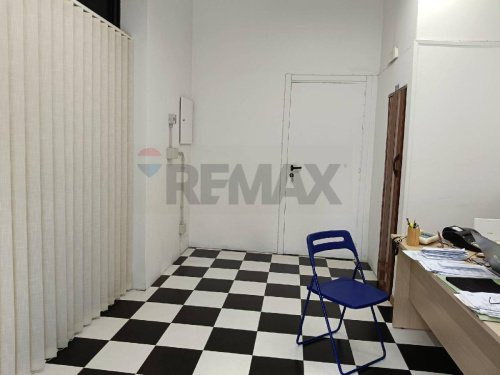 Kommersiell byggnad i Acireale