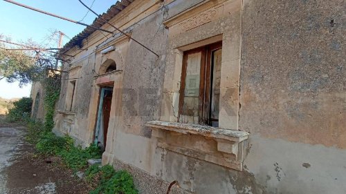 Hus på landet i Chiaramonte Gulfi