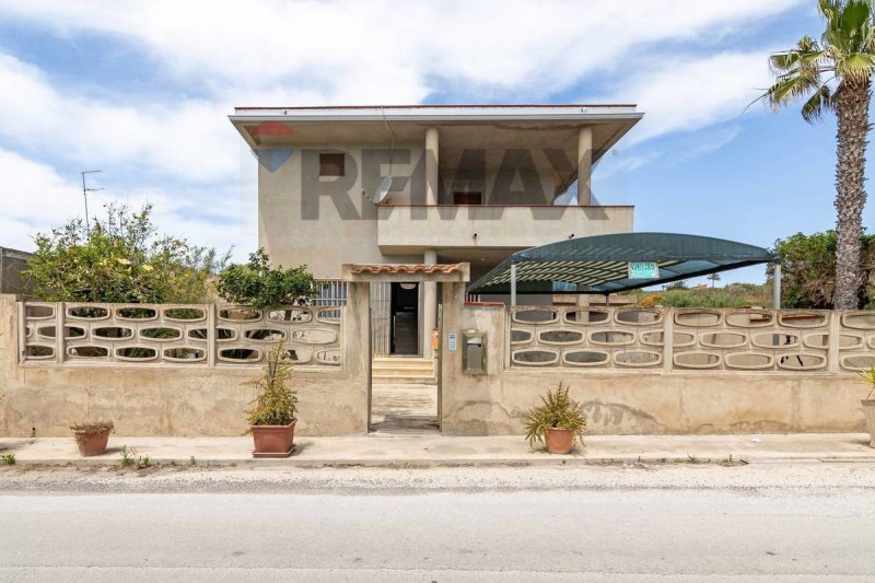 Detached house in Vittoria
