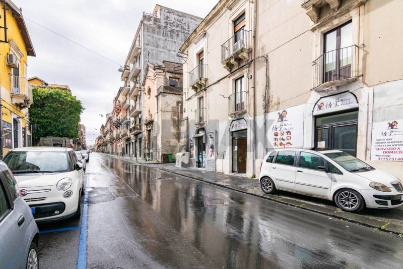 Kommersiell byggnad i Catania