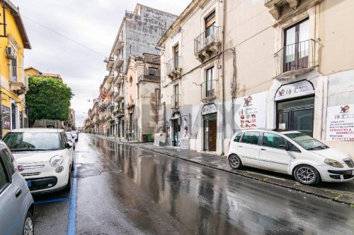Local commercial à Catane