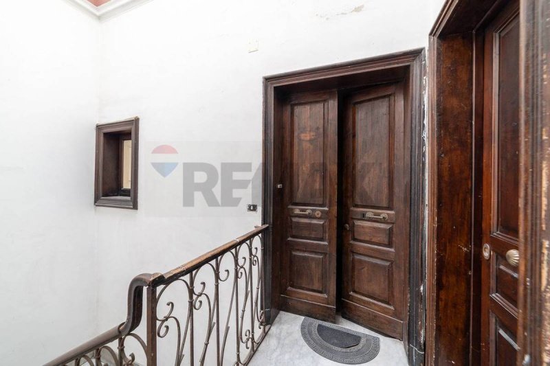 Half-vrijstaande woning in Catanië