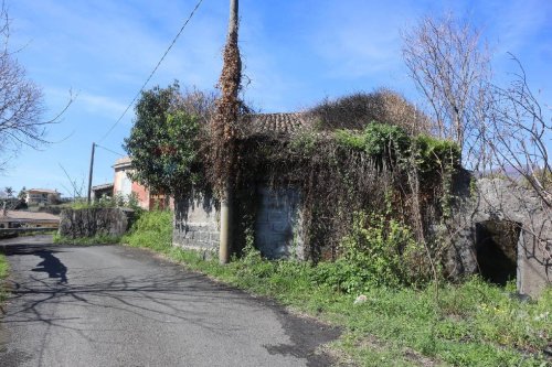 Huis op het platteland in Santa Venerina