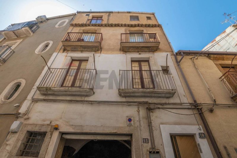 Особняк в Кальтаджироне