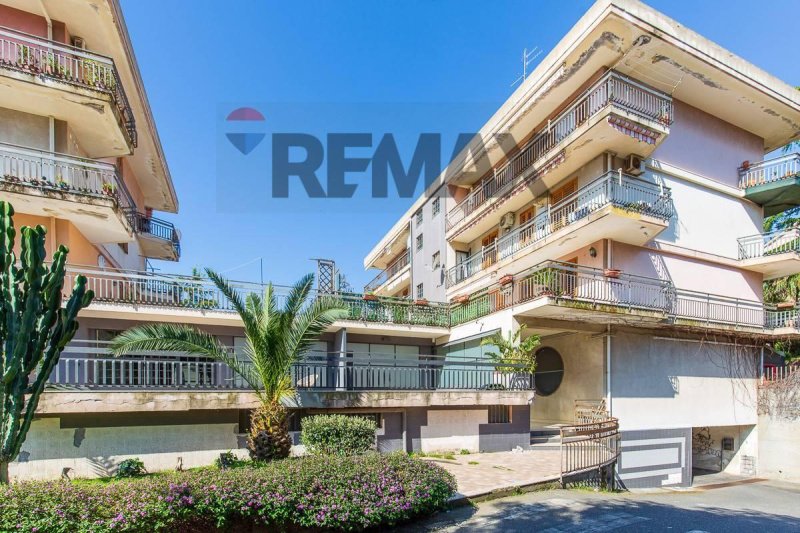 Apartamento en Aci Catena