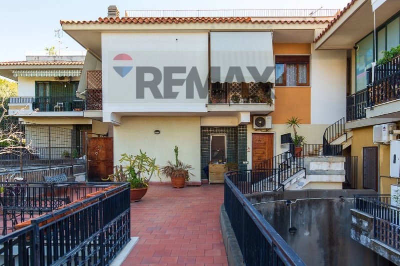Apartamento en Aci Castello