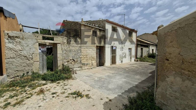 Detached house in Ispica