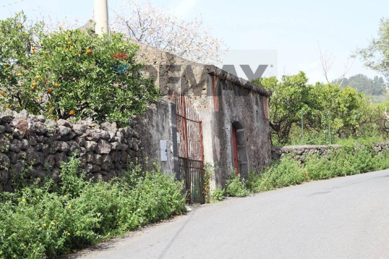 Landbouwgrond in Fiumefreddo di Sicilia