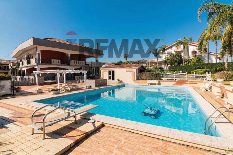 Villa in Aci Sant'Antonio