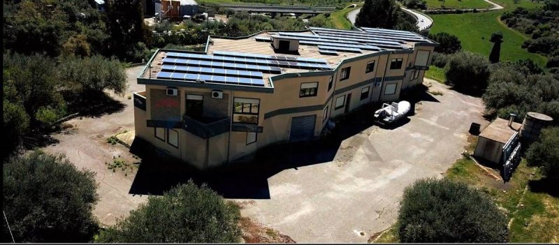 Zakelijk onroerend goed in Caltanissetta
