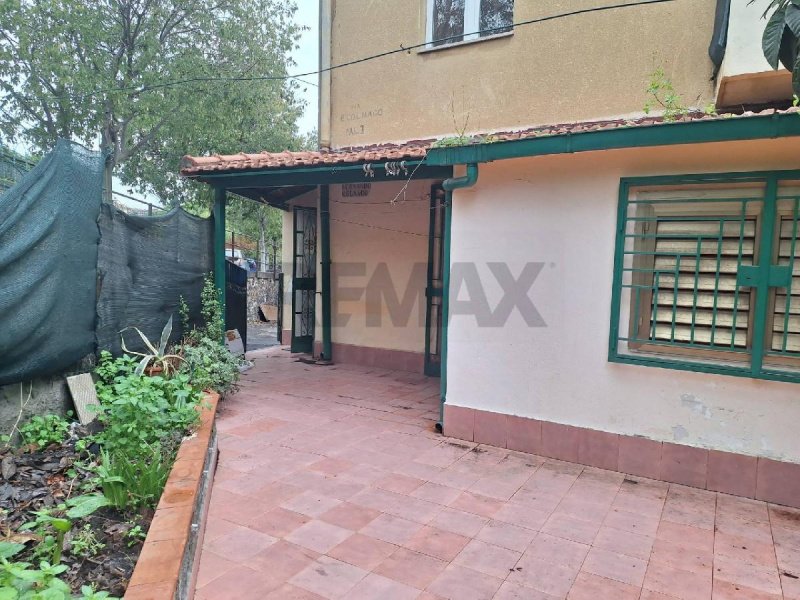 Half-vrijstaande woning in Catanië