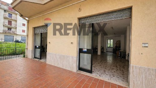 Edifício comercial em San Cataldo