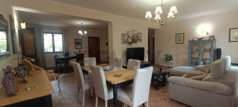 Half-vrijstaande woning in Syracuse