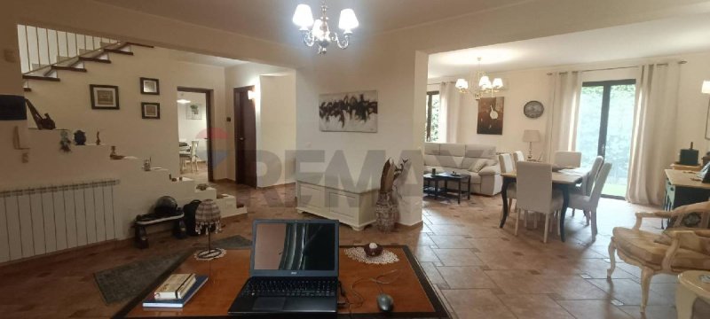 Half-vrijstaande woning in Syracuse