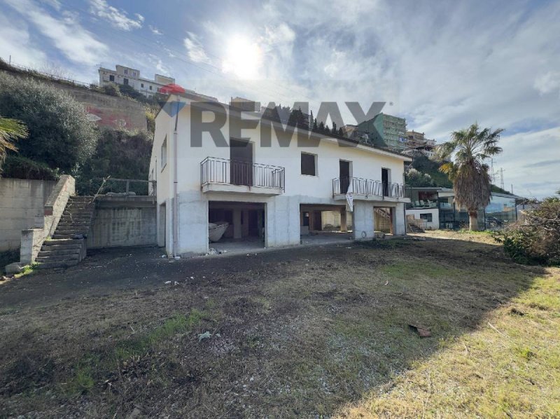 Vrijstaande woning in Campofelice di Roccella