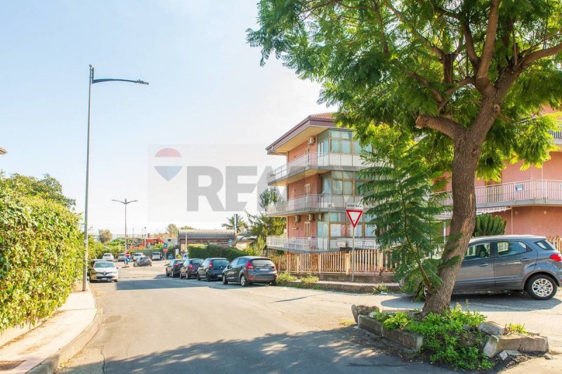 Apartamento en Aci Catena