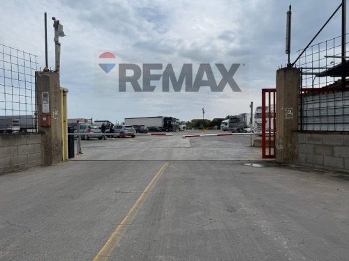 Commercial property in Gela